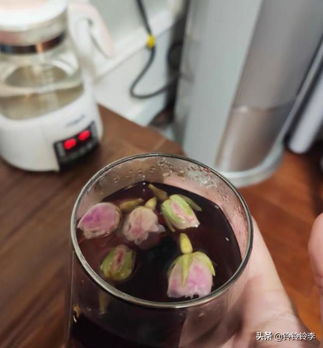 玫瑰花泡水的正确泡法_玫瑰花泡水的正确泡法及注意事项